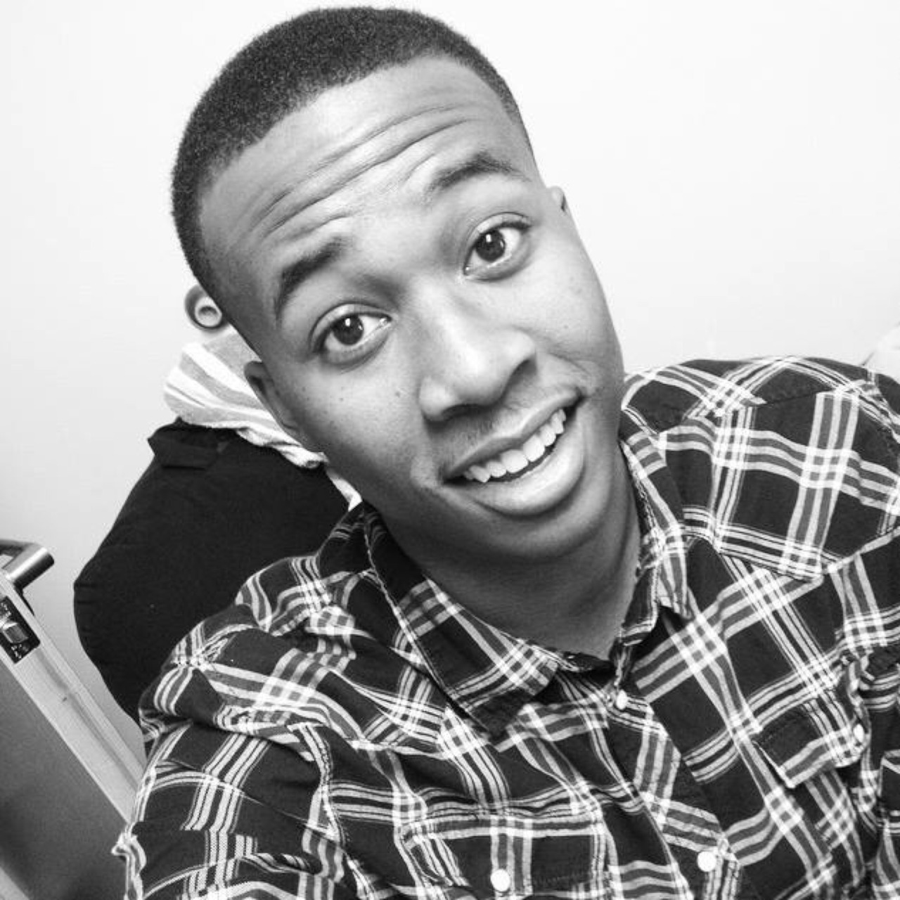 penguinfacee:  drewboigenius:  Love yourself or nobody will. Happy Blackout Everyone!