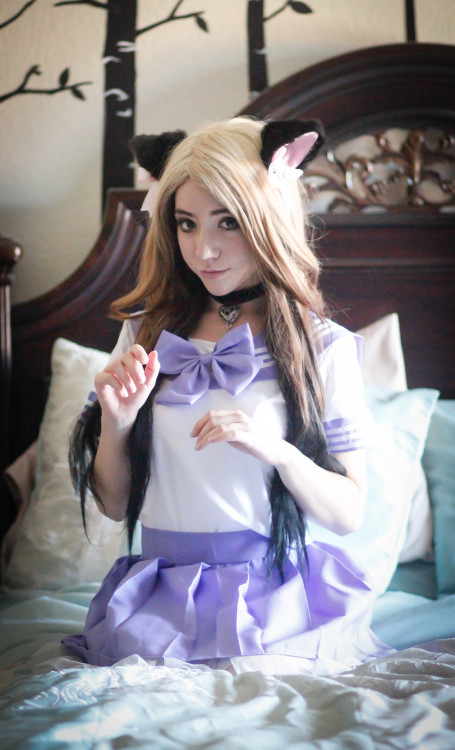 jeepers-reapers:  Pictures from our mini shoot today in the bad lighting of my bedroom Model: boundbyleatherandinkMew~ 