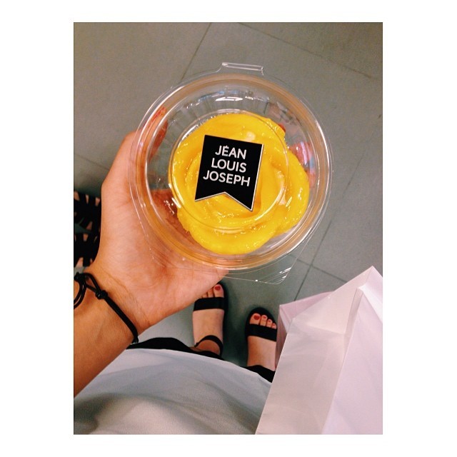 &lsquo;Jéan Louis Joseph&rsquo; Mango and Vanilla custard tart. #outandabout