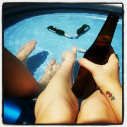 kairaanix:  Having pool and beer party with