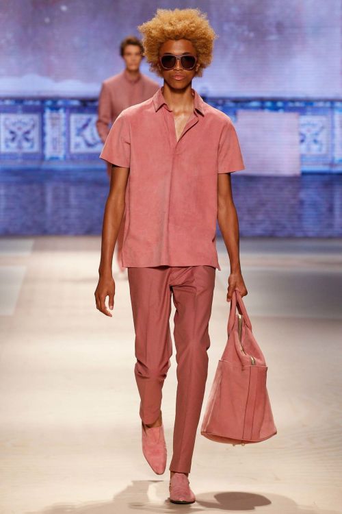 b0mbabe:wastelandian:Etro - Mens S/S 2016 Milan Fashion WeekThis year’s Men’s S/S has been making my