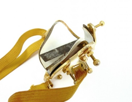 vintagemedical:  “An unusual early 20th century French nasal ‘Rectificateur’ which would have been applied after nasal fracture or facial injury. The apparatus was placed over the nose and held secure with straps around the back of the head. The