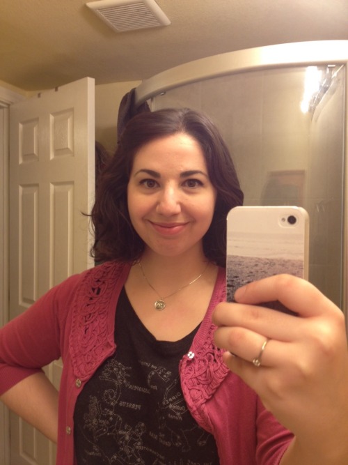 idjitsandassbutts:Cut off like a foot and a half of hair and went from mermaid to April Ludgate.WHOA