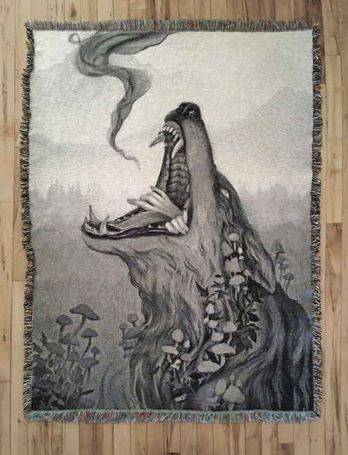 Bring a little darkness into your life with this luxurious throw!Use it as a blanket, decorate your 