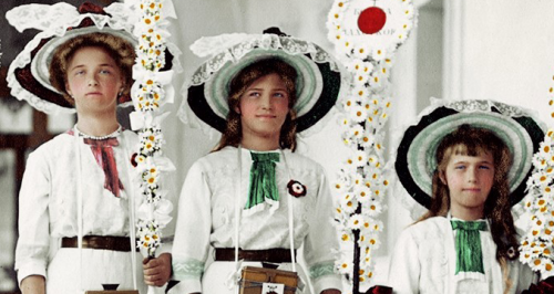 imperial-russia:Children of the last Tsar on the White Flower Day, Livadia, 1911