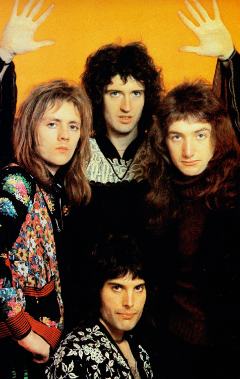 fuckyeahmercury:  Queen – 1974 