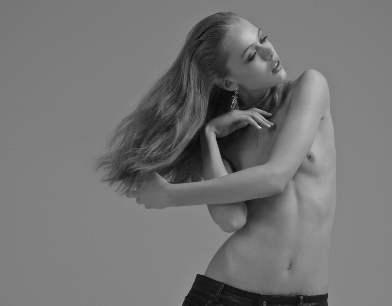 Frida Gustavsson  nackt