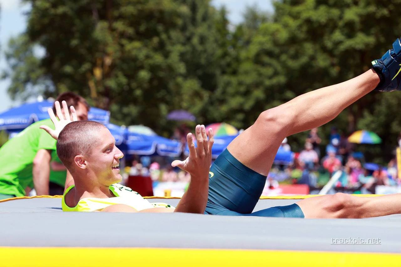 Recent shots of USA track and field stud Trey Hardee&hellip;looks as good as