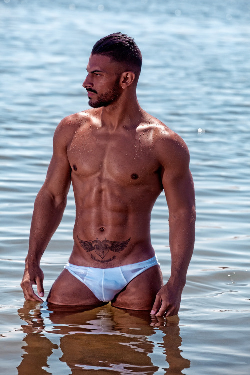 underwunder:  kettlebuns:  Cándido Arteaga by Joan Crisol  Over 40000 posts and counting. Follow me @underwunder