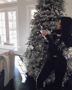 Ultimatekimkardashianwest:  Kylie: “Ok You Guys My Favorite Thing Around The Holidays