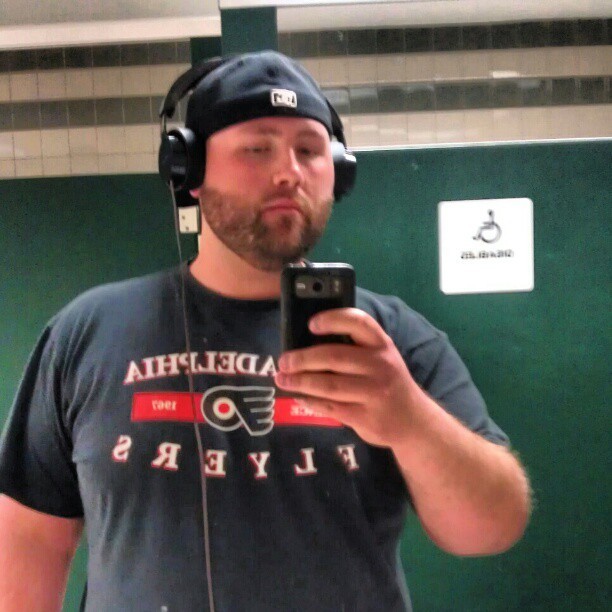 Beats by Gray. #seewhatididthere #sorryimbored #headphones #flyers #bathroomselfiesaregay