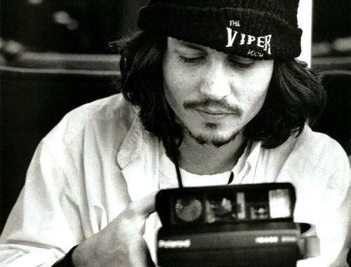 arabamolsamontgiymezdim:  James Stewart Johnny Depp with a Polaroid Russell Crowe