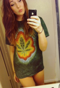 seafau:  shelby-cakes:  hi  My kind of girl!!!