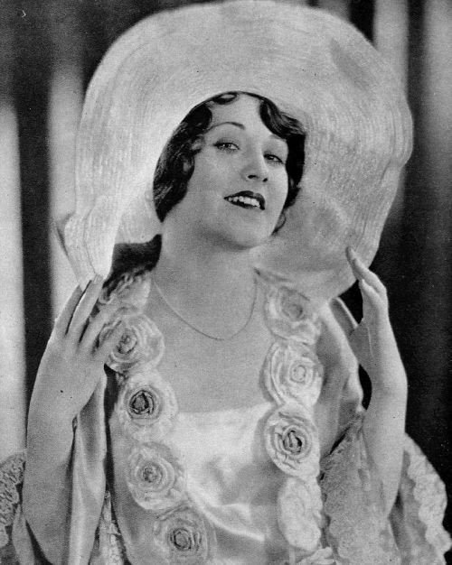 Photo of actress Ann Christy, 1927.Ann Christy (born Gladys Cronin; May 31, 1905 – November 14