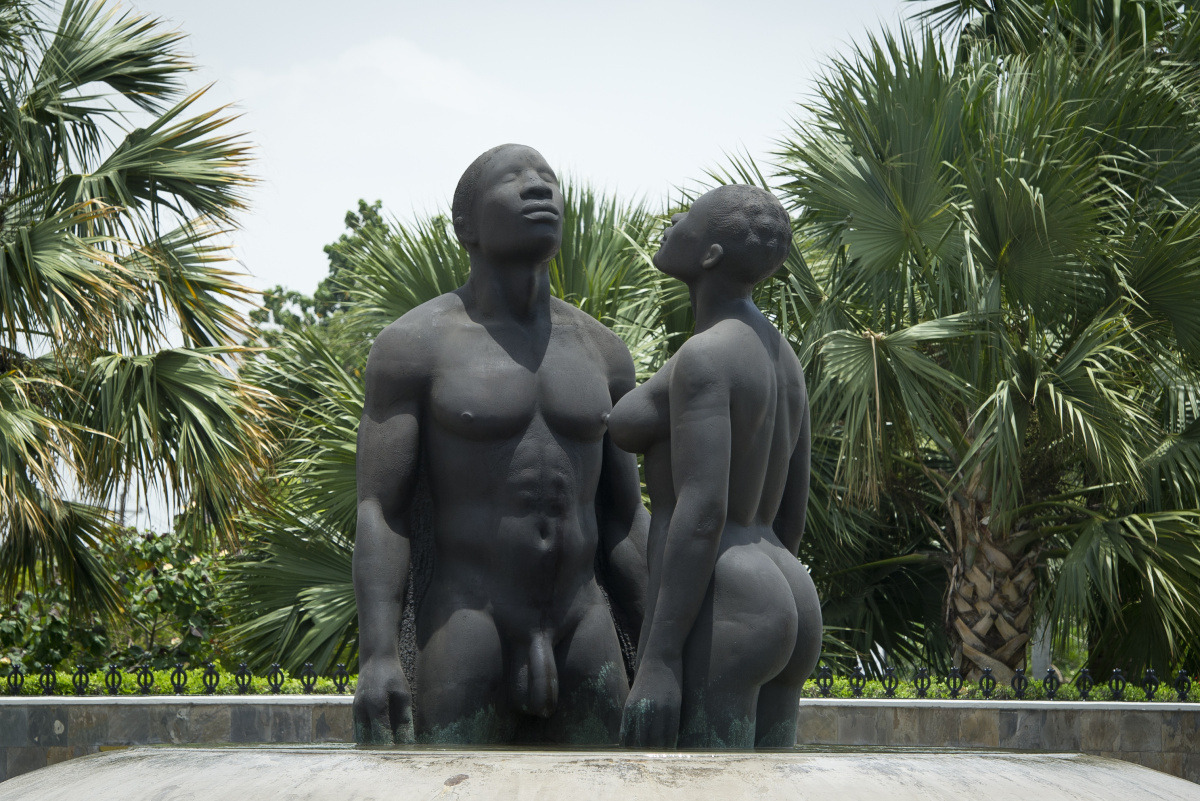 polworld:  The bronze sculpture “Redemption Song”, depicting a man and woman