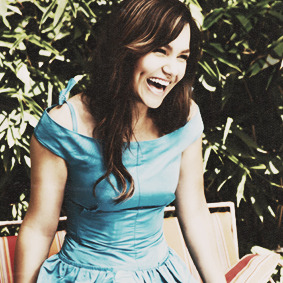  Favourite People: Samantha Barks  ❝You can’t live up to everyone’s ideals.