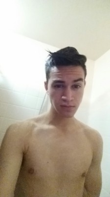 ericonraddd:Shower time