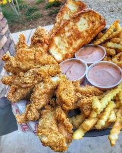 yummyfoooooood:  Chicken Tenders & Fries
