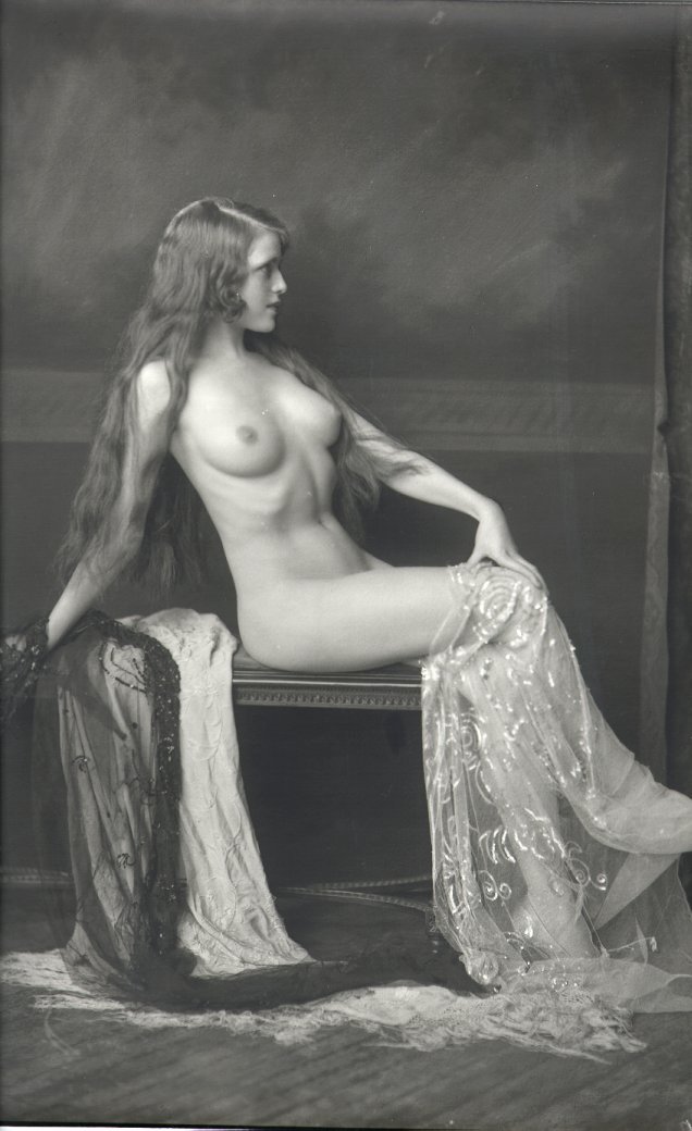 vensuberg:  Arthur Cheney Johnston, Ziegfled Follies dancer