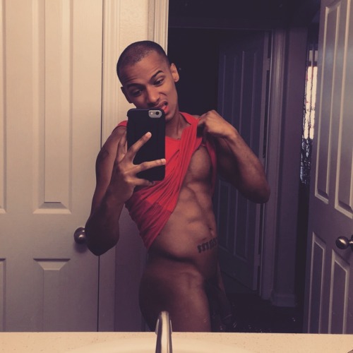 stephanjamesxxx:  Make sure you’re following me on IG!!!! Show the love and support