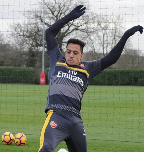 hotfamousmen:  Alexis Sanchez
