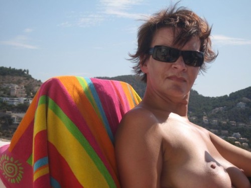 geilewereld: knottyladies:Knotty Lady prvie vakantie foto’s van Hollandse #cougar! Neuken?