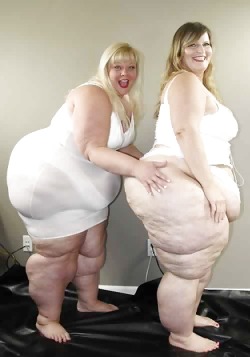 ssbbwchicklover:  ssbbwpeter485:  Wanna fuck a horny BBW? - CLICK HERE!   I so want both of those huge ass’s to ride me one on my face one on my cock