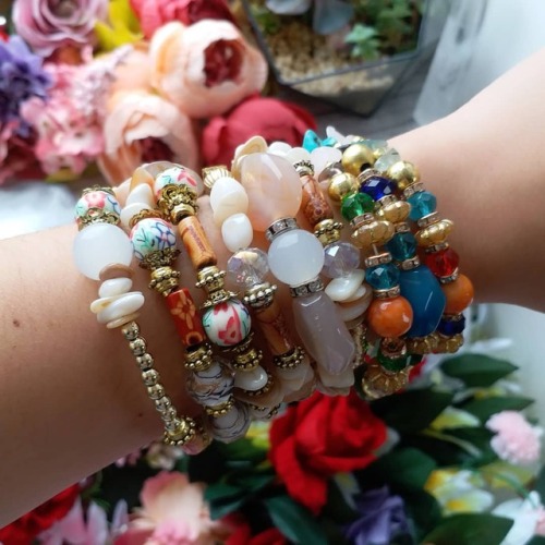 moonlitcreatures: Stacks on stacks on stacks! The boho look is all about layering your accessories -