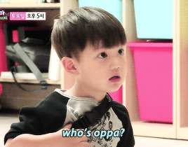 exoturnback:jongin oppa and baby taeoh’s first meeting! ♡
