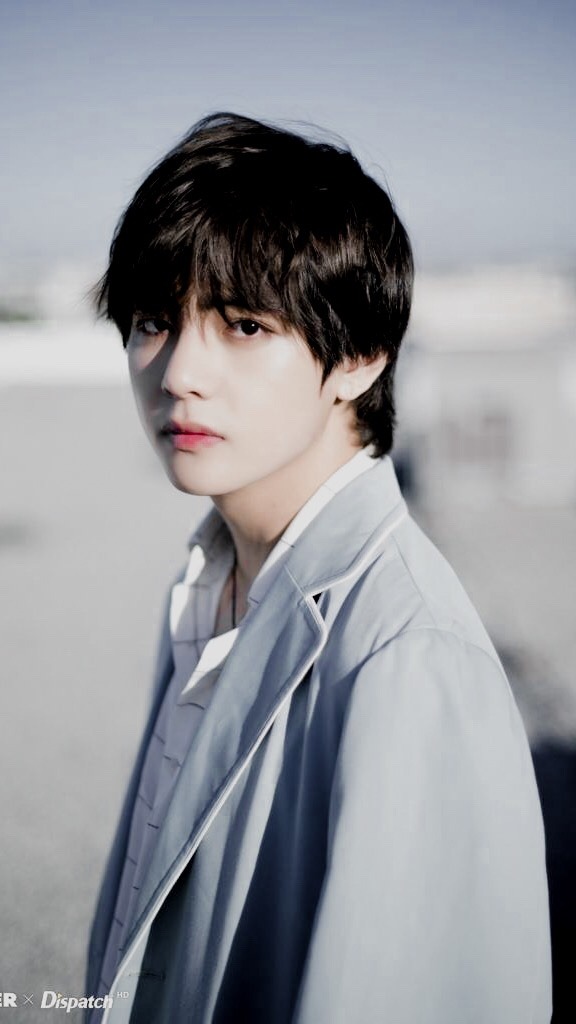 REST] — v (bts) wallpapers; request like if you save or...