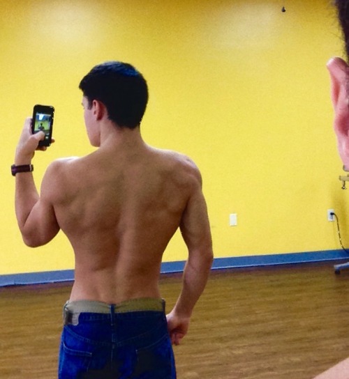 the-vegan-shreddernaut:  I like my back and so should you (and reblog) 