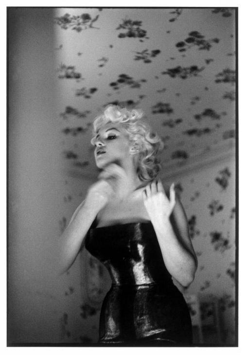 honey–rider:Marilyn Monroe photographed in NYC by Ed Feingersh, 1955