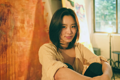 fyeahwheein:190903 [whee in] ‘soar’ painting studio behind pictures