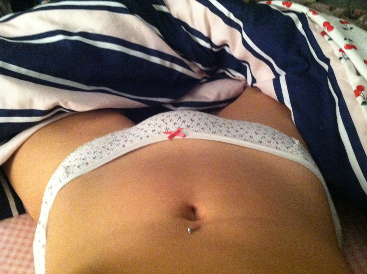 naughtywetmermaid:  Rise and grind my lovelies. Head in bed this morning? I have