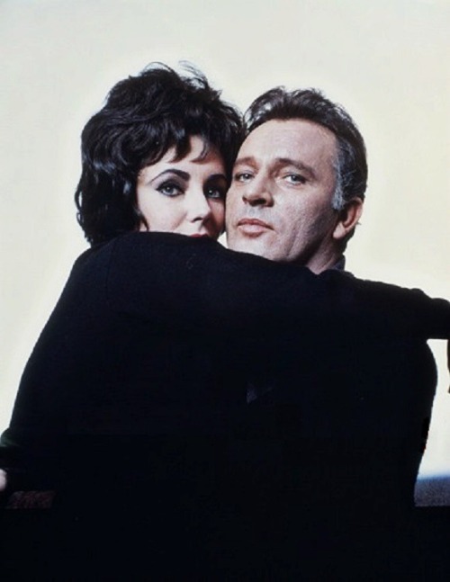  Elizabeth Taylor & Richard Burton 