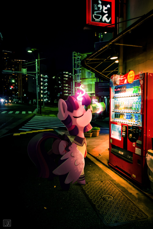 aestaslux:Japanese vending machines are my