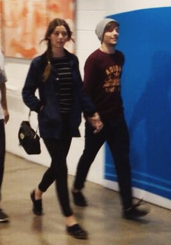 justelounor:  Louis and Eleanor arriving at the arena in Melbourne, Australia - 28.10 