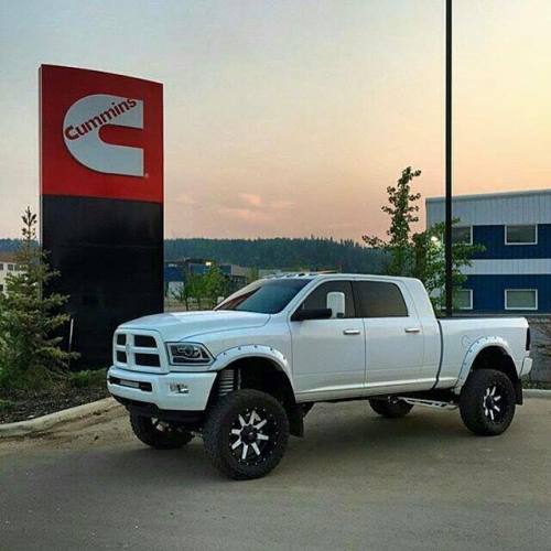 lifted trucks