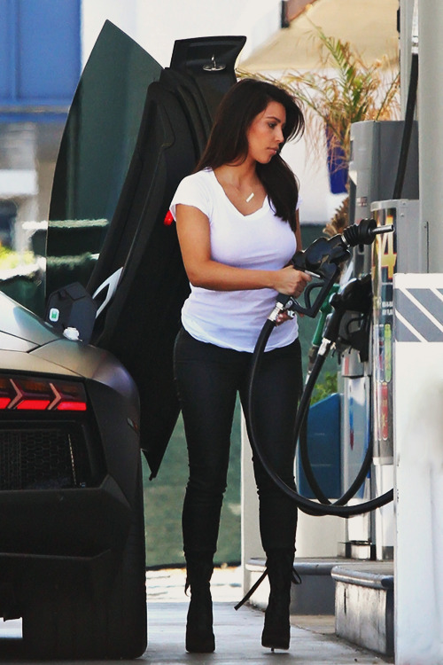 prettiyoungthangs:  Pretty Young Things