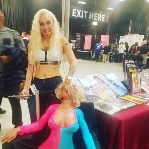 @alexis2andrews1 chilling at #exxotica #exxxoticanj @3x_expo @exotic_angels_boutique https://www.instagram.com/p/Bpwzc8MhLud/?utm_source=ig_tumblr_share&igshid=c366cnc7fdih
