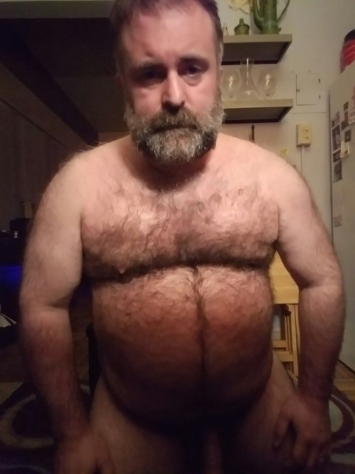 bear-in-the-city:  I need some naked friends.
