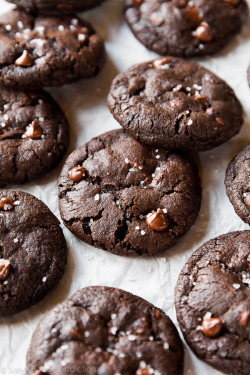 sweetoothgirl:    Salted Dark Chocolate Cookies   