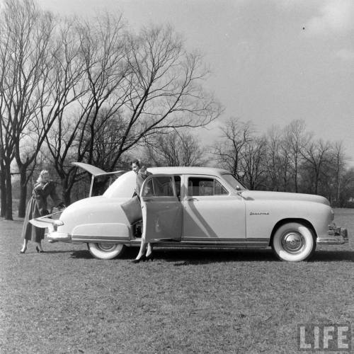 New Kaiser with a hatchback(Michael Rougier. 1949)