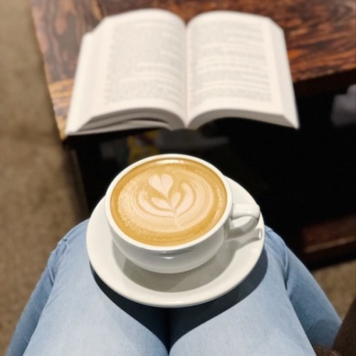 made-of-honey:stopped for coffee somewhere in st. louis to recharge on my long drive to my very firs