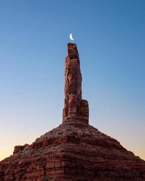 amazinglybeautifulphotography: Moonrise in Valley of the Gods [OC] [1920x2400] - Author: autpops on 