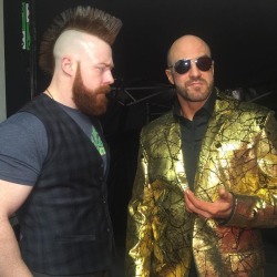 lasskickingwithstyle:  wwe: Partners don’t always agree on fashion choices! #WWEFastlane