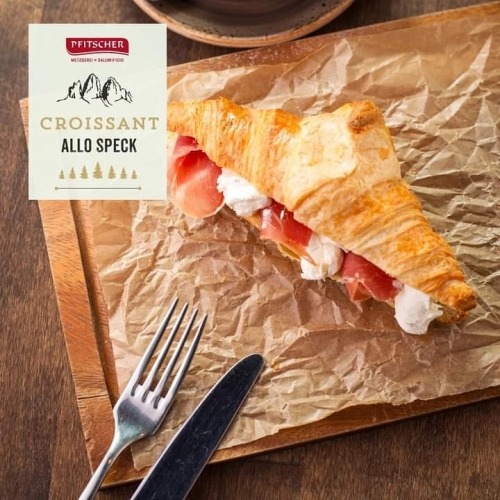 Che ne dite di iniziare la giornata con un’idea gustosa e semplice?☀️ Un croissant salato con il nostro Speck Alto Adige IGP e mozzarella: la colazione avrà tutto un altro sapore!...