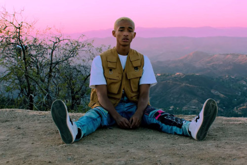 dresslikeceleb:  Jaden Smith outfit in music video “The Passion”  Find out what he wears