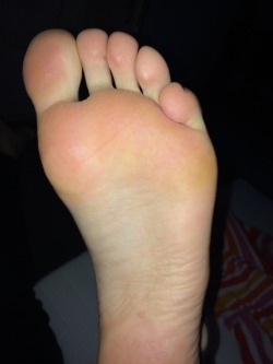 Feetgirly94:  Who Wanna Lick My Feet 👣👣