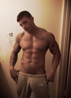 brotherbro:  guysthatgetmehard:  smooth can be good too…  http://brotherbro.tumblr.com/